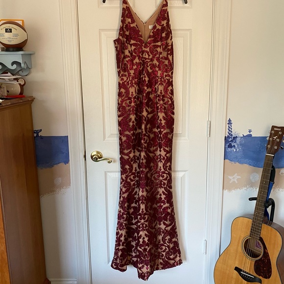 Dress the Population - Karen Plunging Lace Gown - Red - Size M - Picture 3 of 16